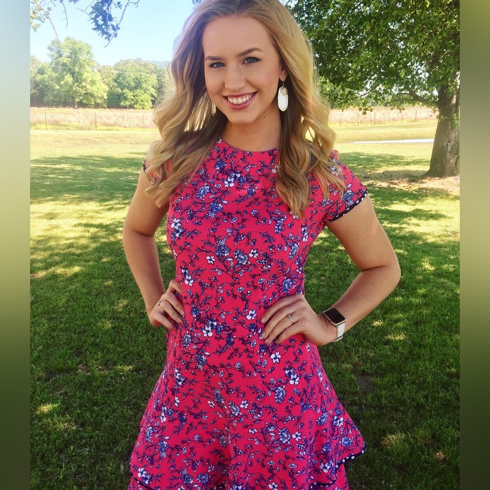 Adorable Floral pink dress! - Picture 2 of 6